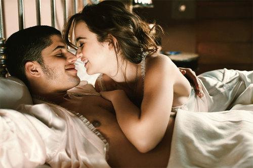 Casual dating couple in bed